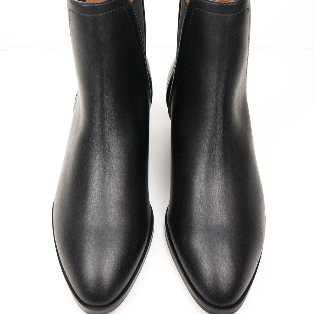 Wills vegan shoes ankle Chelsea boots